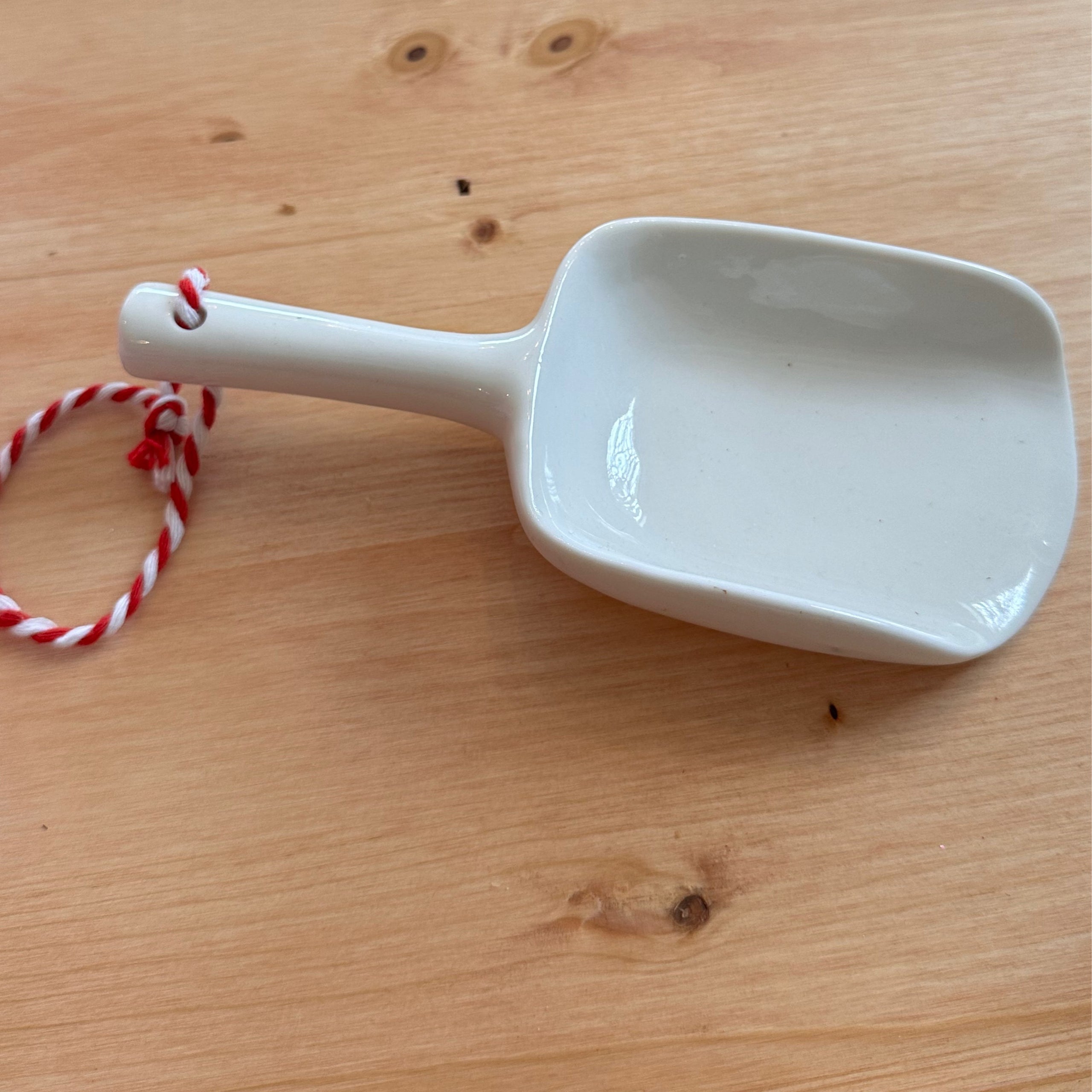 Ceramic Scoop with String | Christian Rae Designs
